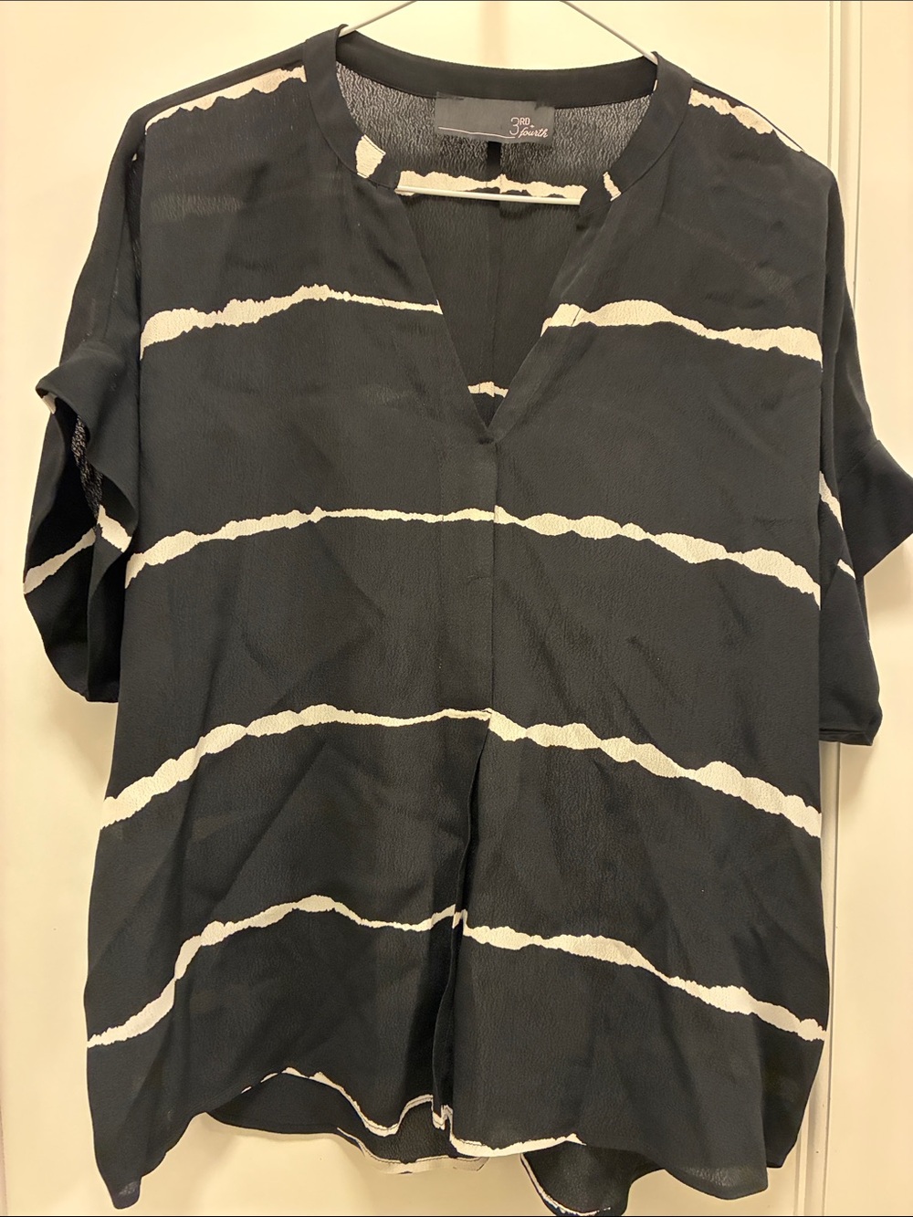 3rd + Fourth Oversized Black White Wavy Stripe Short Sleeve V-Neck Top Size S ⭐️